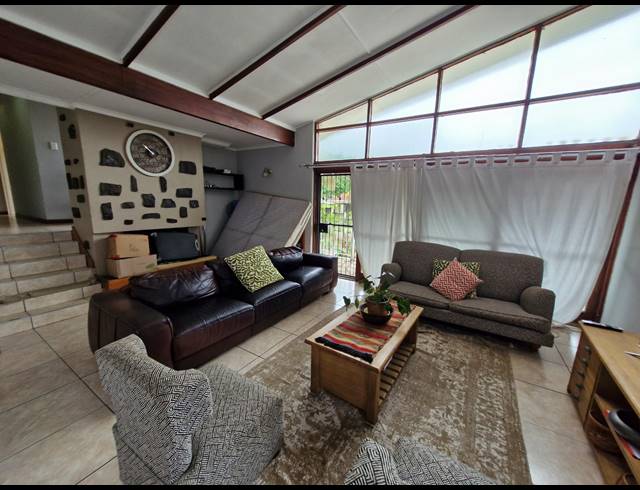 3 BEDROOM HOUSE TO LET IN DAWNCLIFFE